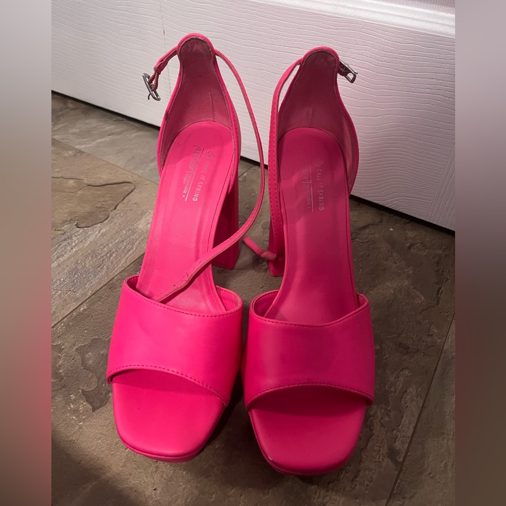Pink heels - Picture 3 of 4